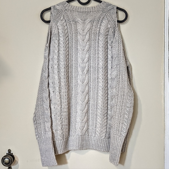 John + Jenn open shoulder v-neck sweater. Size extra small/small. - Picture 2 of 6